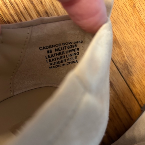 ABEO Cadence Bow Flats in Tan Suede- size 8 - Picture 10 of 10